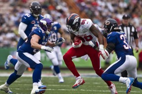 开云体育俱乐部官网-国际热身赛国足战败 球员状态起伏受质疑，国足热身赛安排